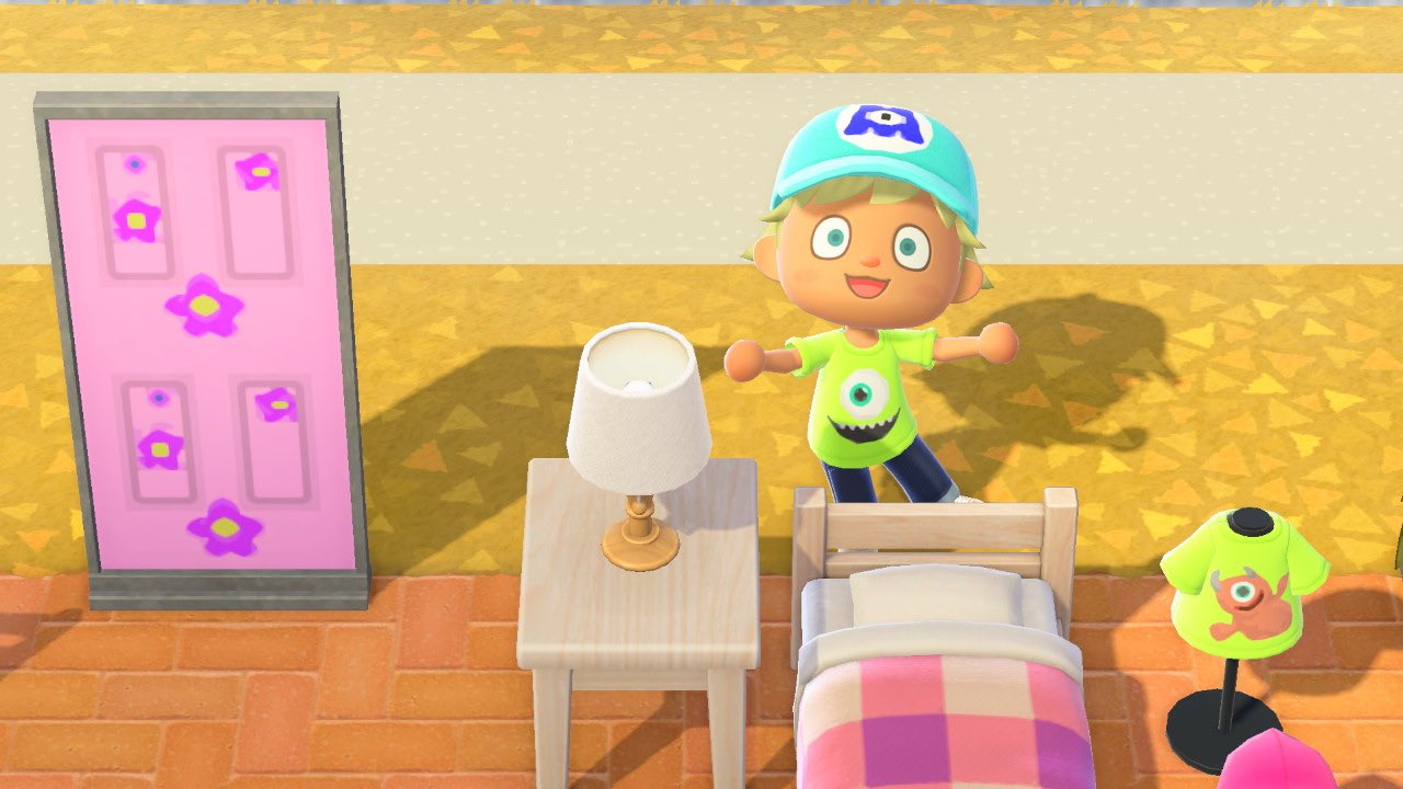 Choco モンスターズインクのキャップとマイクのtシャツを作ったよ Tシャツの裏はリトルマイキー ブーの部屋で撮影 あつまれどうぶつの森 あつ森 どうぶつの森 Animalcrossing Acnh Nintendoswitch マイデザイン モンスターズインク