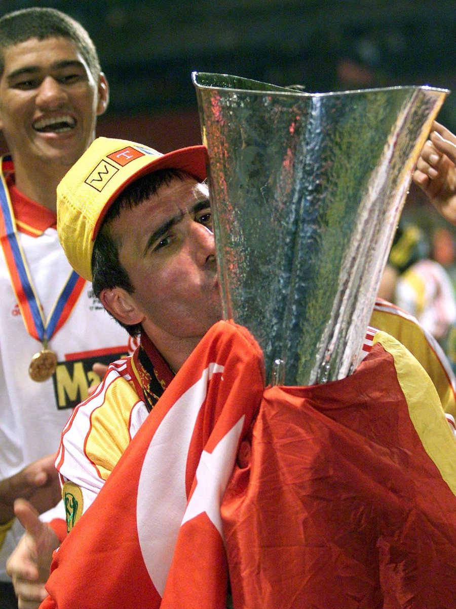GalatasaraySK's tweet photo. Günaydın #Galatasaray Ailesi #TarihBirkereYazıldı https://t.co/YVA4m6A5GV