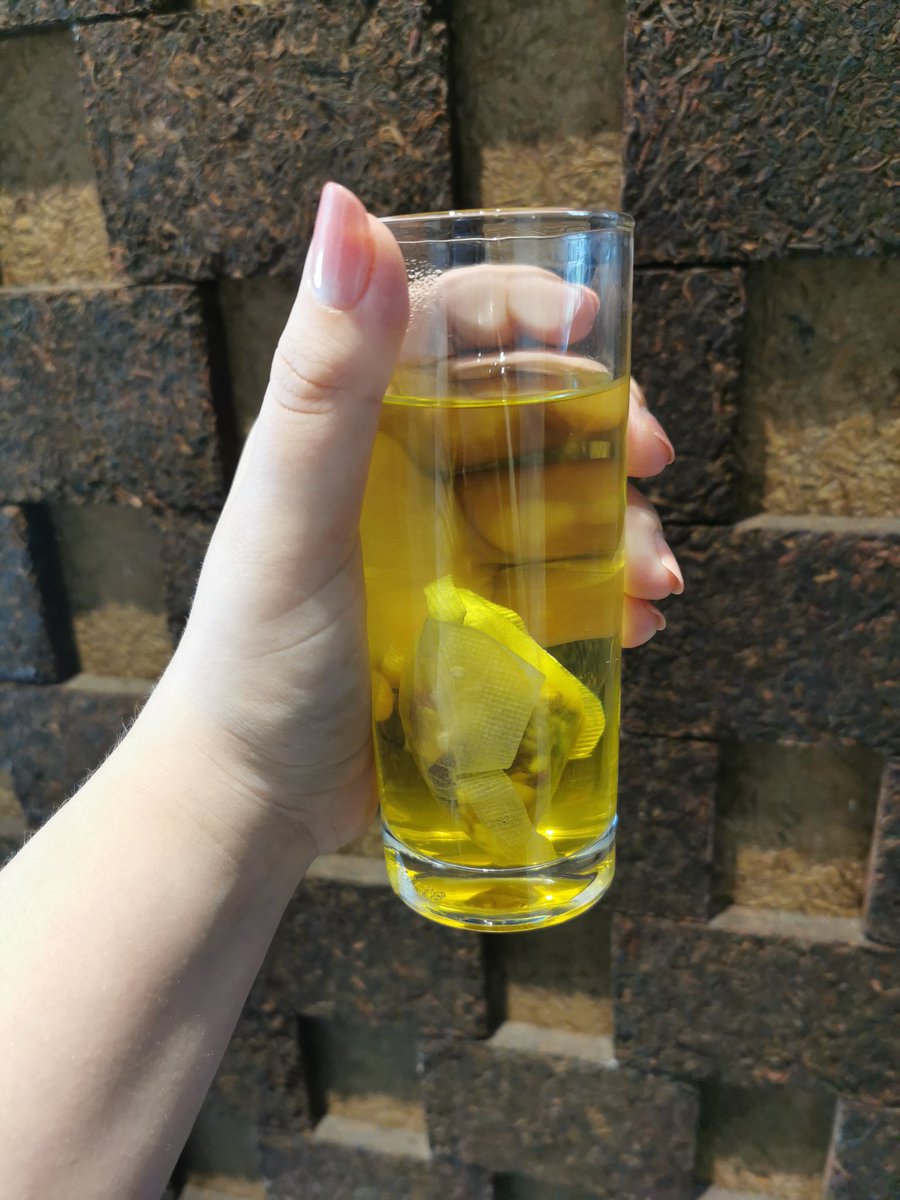 xokaitlin's tweet photo. #DrinksAtWork tea ft tea brick wall 茶 https://t.co/Vx6Jo1rPAD