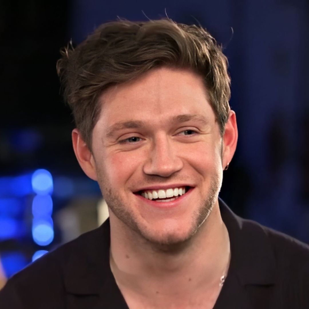 A thread of Niall Horan smiling but his smile gets bigger as you keep scrolling 