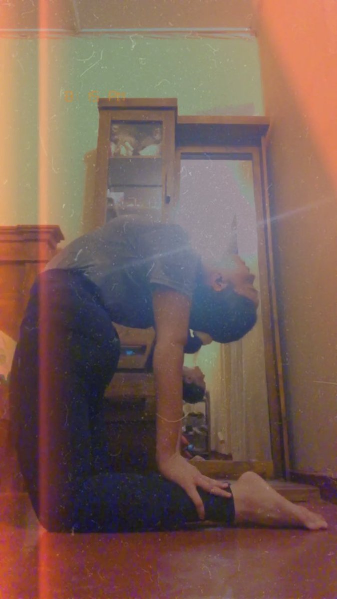 keziah_smith's tweet image. I can feel the fire come alive 🎶 #CamelPose #YogaFlow #NotAPro