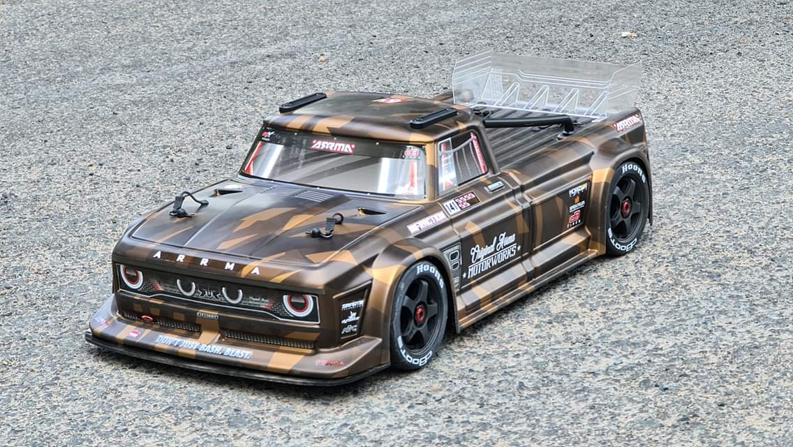 ARRMARC's tweet photo. Speed Bash Weapon.

#INFRACTION6S #SPEEDBASH #ALLROAD #ARRMAHOF #HALLOFFAME #ARRMAWORLDWIDE #BLXPOWER #STAYROLLING #ARRMAFANSROCK #RESTOTRUCK https://t.co/CA6HczvMzy
