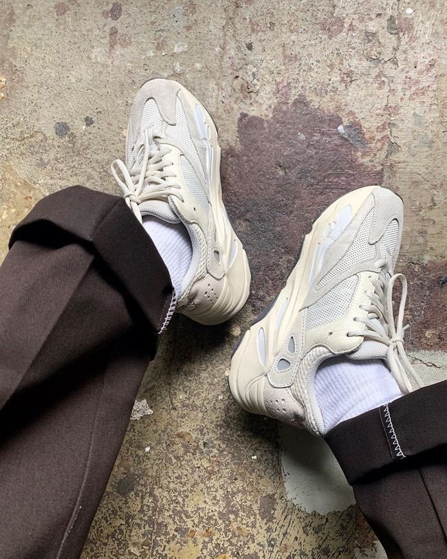 yeezy 700 wethenew