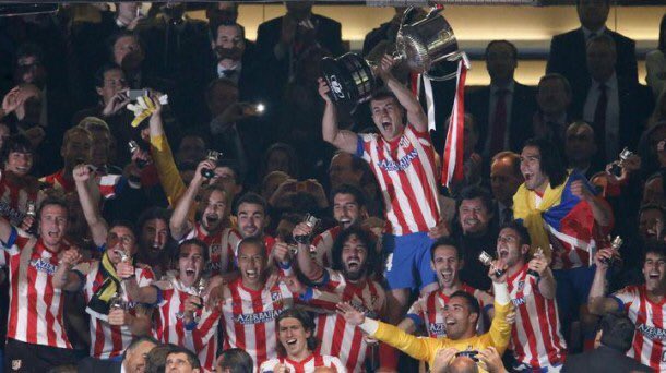 VofasFans's tweet photo. Feliz 17 de mayo, Neptuno domina el mar, nosotros la capital 🔴⚪🔴 https://t.co/7N9mcdHqfB