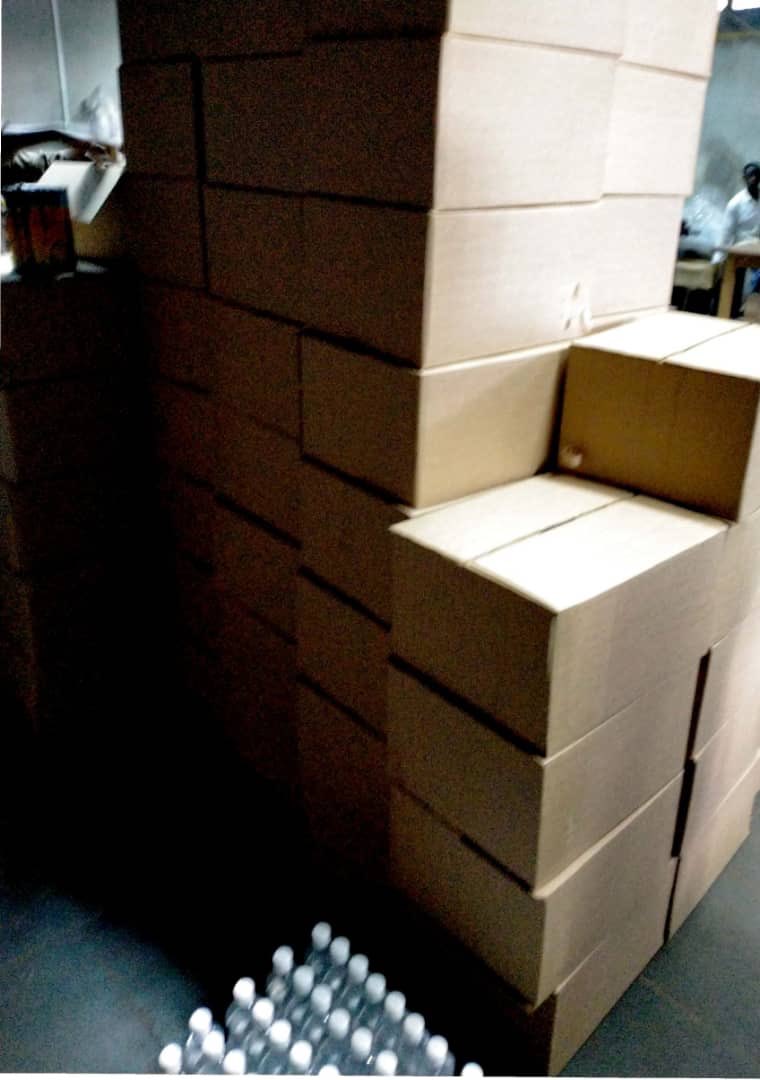 Nous travaillons à plein régime afin que vos dons protègent des millions de Camerounais de la contamination.

The SCSI teams are working tirelessly to make sure that your donations help protect Cameroonians from the Covid19.

#survieCameroun #CameroonSurvival #SCSI #Covid19Cmr