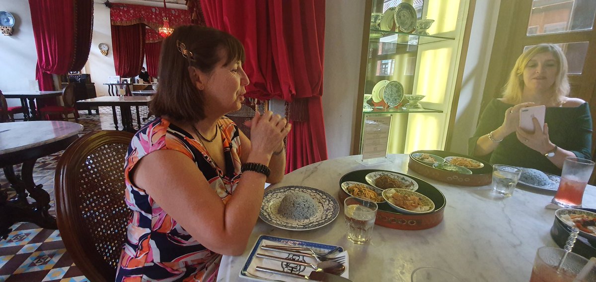 Trayset's tweet photo. Out for lunch friends for the first time in 8 weeks. Fab #seventerraces #penang #nyonya food. #foodie https://t.co/Ehvn5htrNP