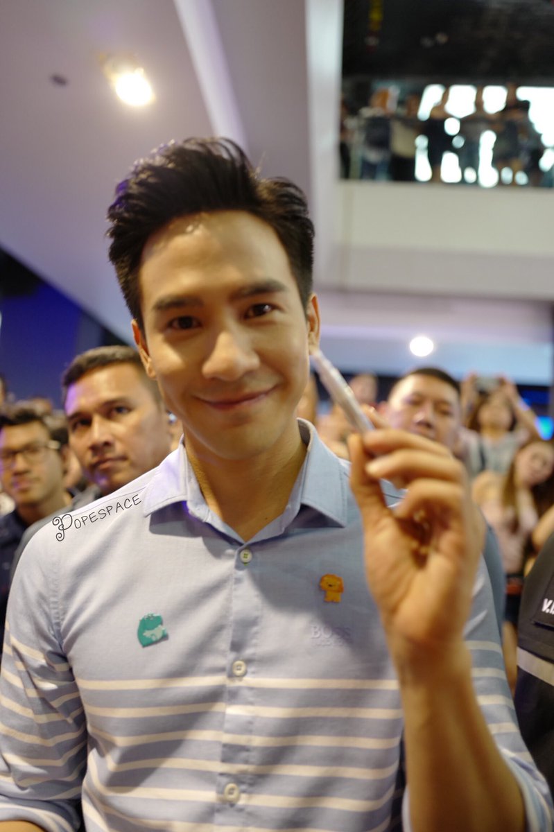 MimiPPPope1's tweet photo. เริ่มจากตากล้องคนที่ 1 ( POPESPACE) 🧡@noonote  เป็นตากล้องที่ดิฉันเต็มไปด้วยความหมั่นไส้อยู่ลึกๆ 🤣🤣 อะไรย่ะ จ้องตากันอยู่ได้ทุกงาน แล้วดูสายตาลุงแต่ล่ะรูป เกินเบอร์มาก แล้วนับนะคะว่ากี่งานต่อกี่งาน ให้สินบนอะไรนังลุงพูดมานะ 😁🧡 ขออนุญาติรัวรูปเลยจร้า อิจค่ะอิจ 555 #popezaap https://t.co/OqqKfpEraz
