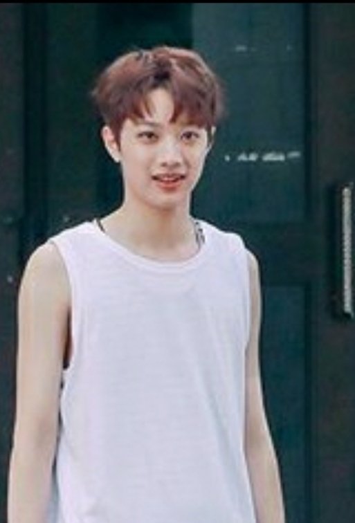 kai2923's tweet photo. formerly🐤and now🐓..👀 https://t.co/7sFhyLhoh5