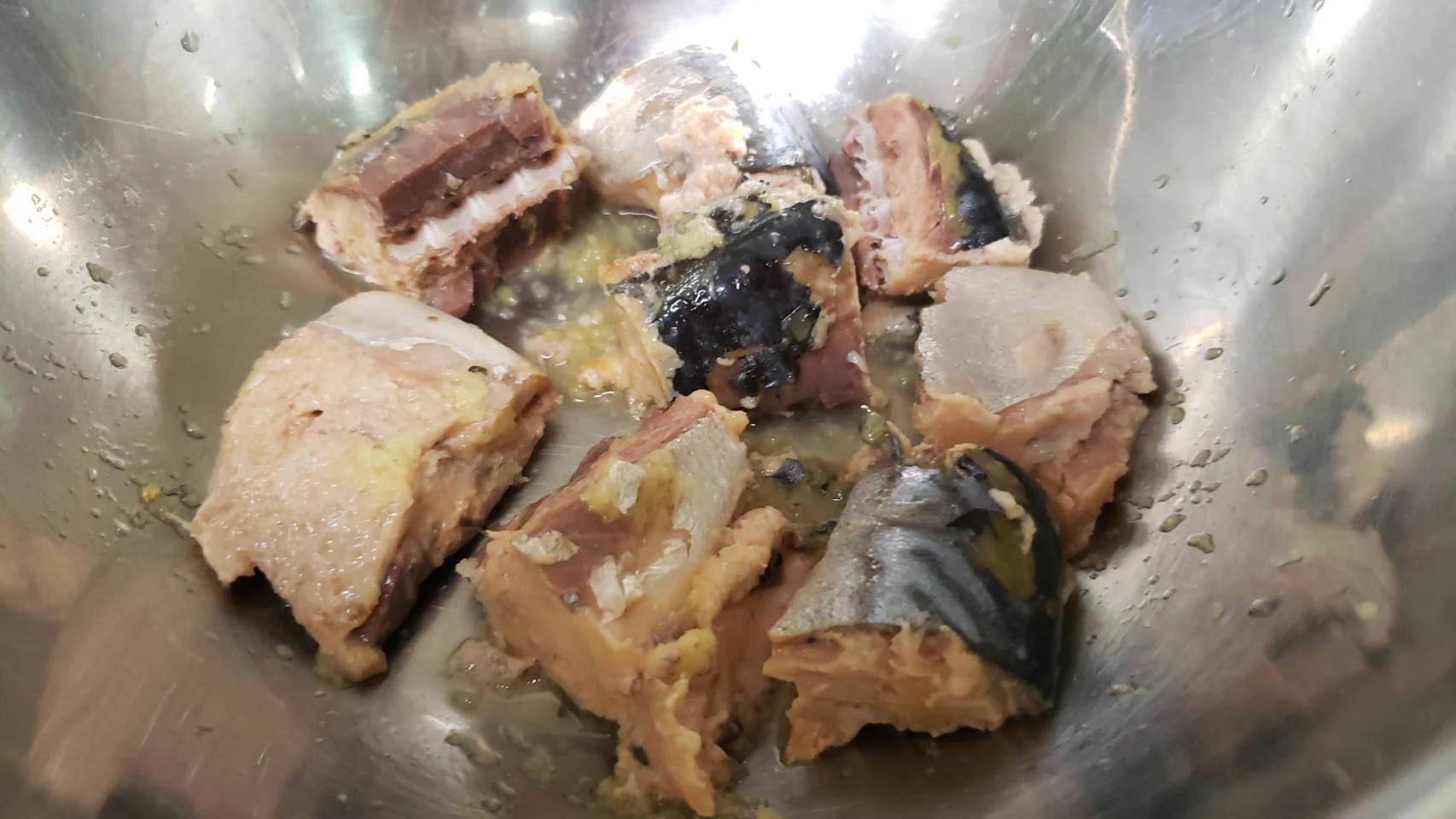 サバ缶は揚げるとサクサク&ホロホロに！「サバ缶の塩唐揚げ」の作り方！
