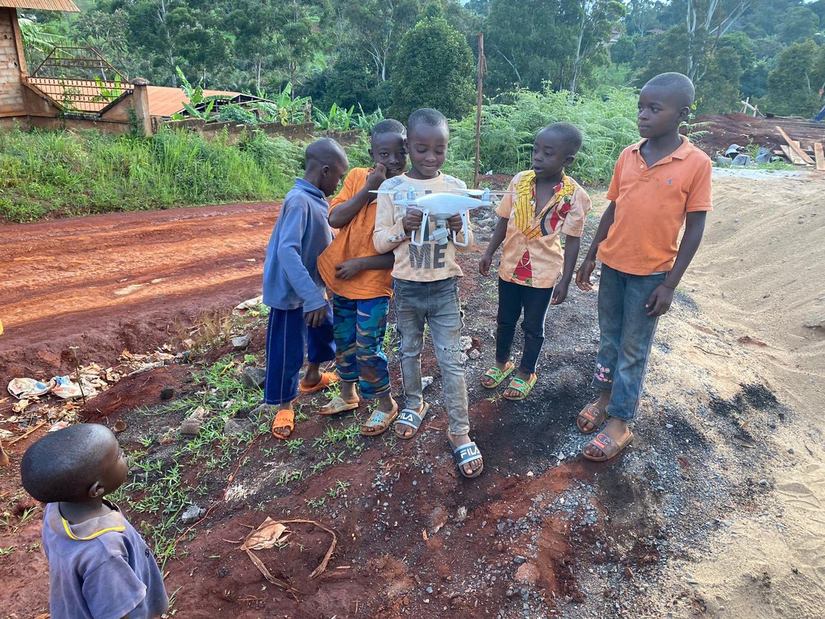 AFROBOTS1's tweet photo. Our mission is to inspire African youth to undertake in the technological fields.  We must create a generation of young people who take up the challenge of technology.  for SkyVue Solutions this mission is essential.  A social driven company.We are happy to count Skyvue among us. https://t.co/DMcKg9ELzb