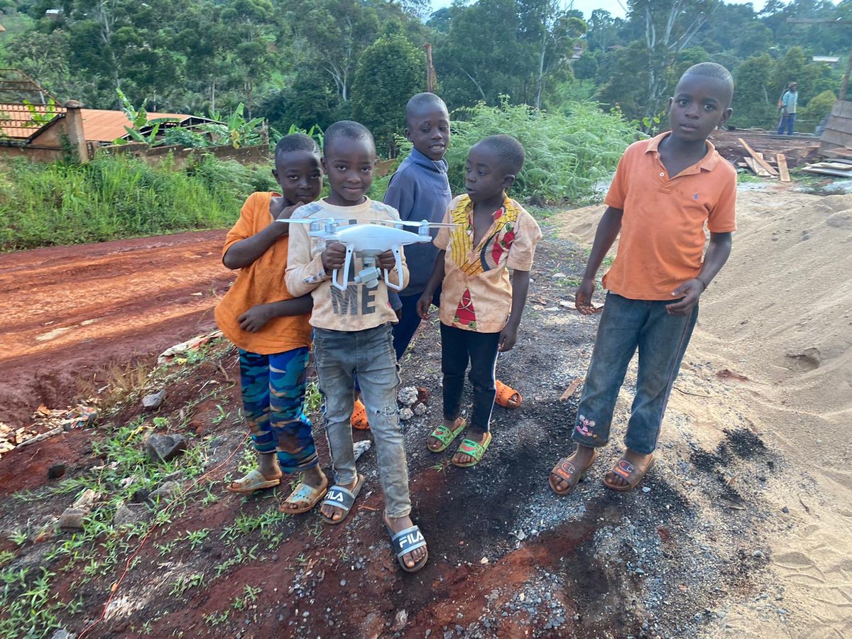 AFROBOTS1's tweet photo. Our mission is to inspire African youth to undertake in the technological fields.  We must create a generation of young people who take up the challenge of technology.  for SkyVue Solutions this mission is essential.  A social driven company.We are happy to count Skyvue among us. https://t.co/DMcKg9ELzb