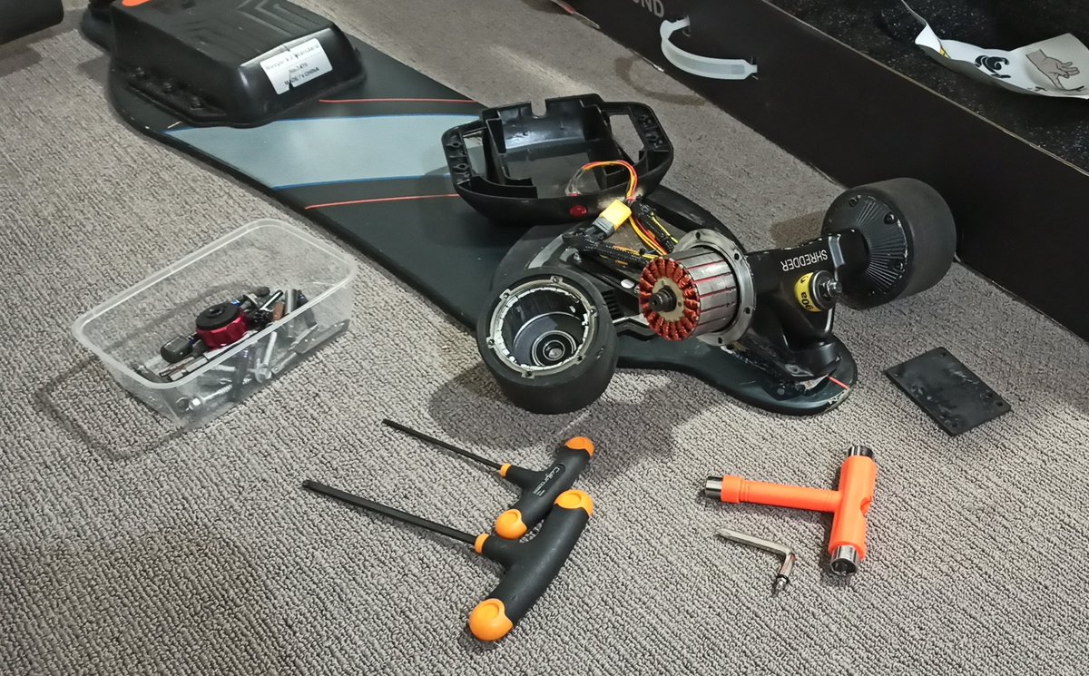 Sundays are for tinkering. Repairing a mechanical failure on a Meepo V3 electric skateboard.