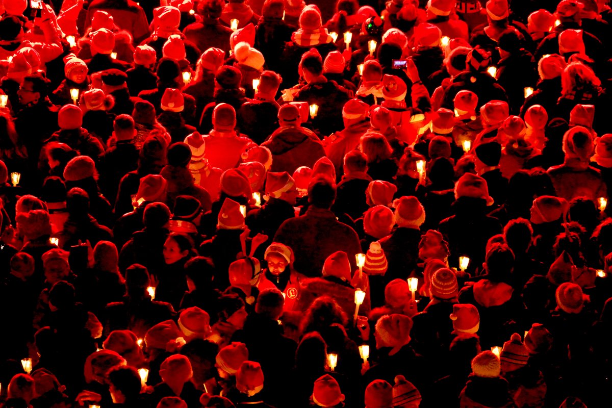 W – Weihnachtssingen (Christmas Carols) – In 2003, a group of 89 fans needed some cheering up due to some poor results. They climbed over the gates and began to sing carols on the terraces. Every year on December 23 at 19:00, we gather to do the same thing. #fcunion