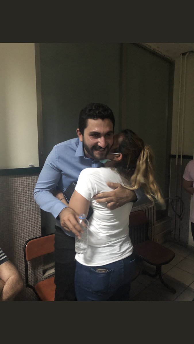 Gülmek devrimci bir eylemdir gülmek en çok bize yakışıyor.
#ErenYıldırımaOzgurluk 
#erenyıldırımyalnizdegildir