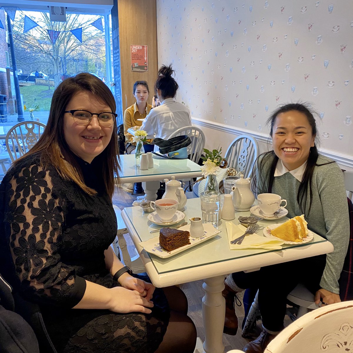 thuyvytnguyen's tweet image. Aw I thought about this often: when was my last “normal”. @kaitlynmwerner visit has to be it. This was taken at my favorite cake shop in Durham. 

This was 1wk b4 #SPSP2020 in US; by time I was at the conference I had heard news from family back home so already taken precautions