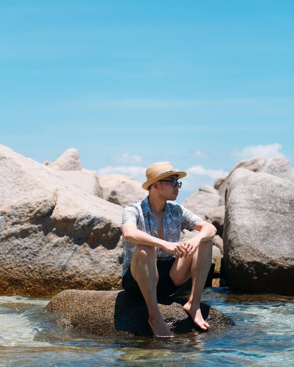 YourVietnamOrg's tweet photo. #PhuYen is a #travel city known as "the land of yellow flowers on green grass". 

A land with sunshine, wind, #sea, and sand. Wanna come?

See full article at: #yourvietnam.org

#TravelVietnam #Yourvietnamorg https://t.co/wBRwTwzKCi