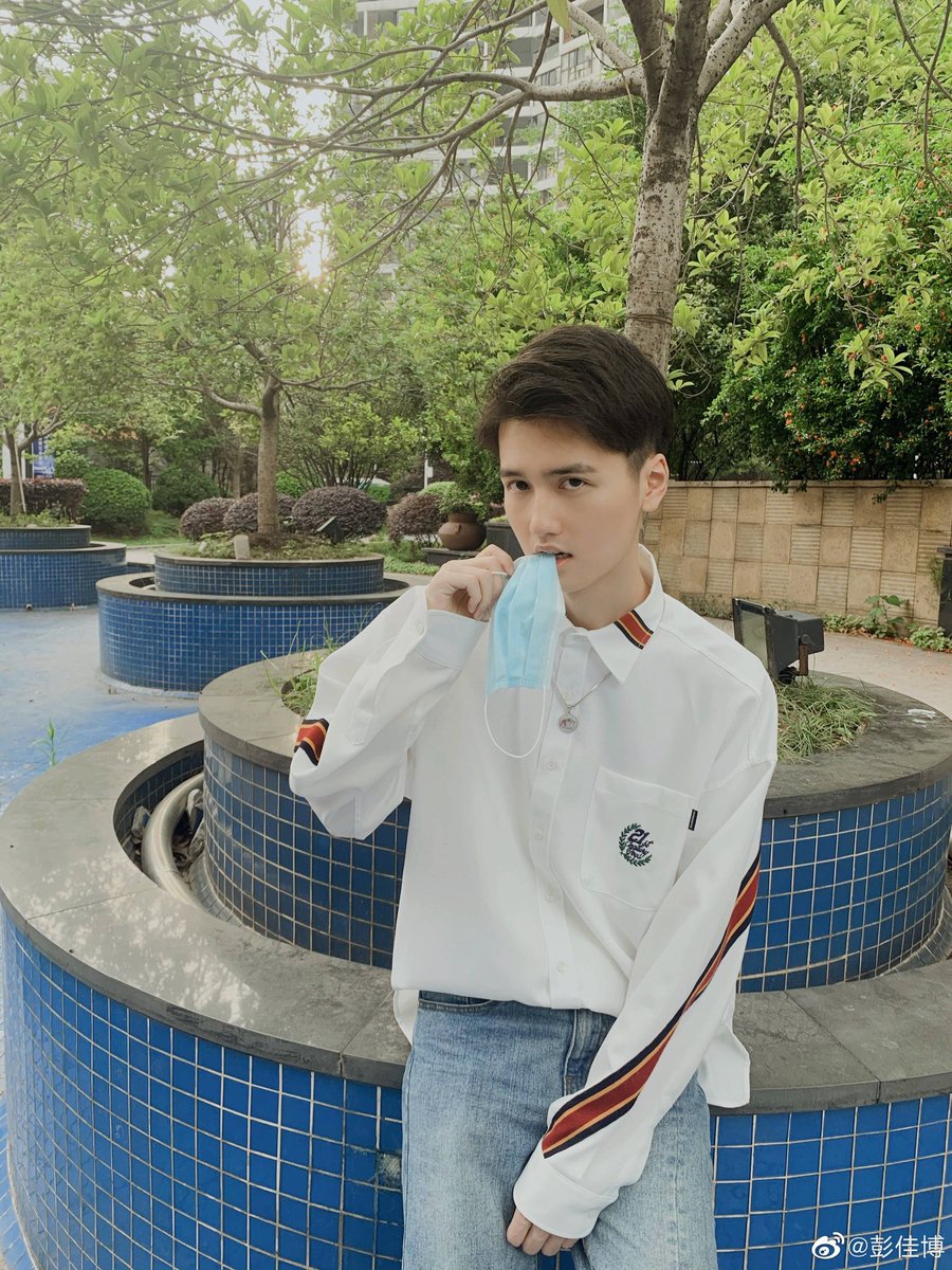 pengjiaboryan's tweet photo. weibo updated.
seketika aku ingin jad pohon pisang😩❤️
@JunjieRyan #ryanpeng #pengjiaboryan #pengcheng #MyEngineer12 #myengineerเมียsวิศวะ https://t.co/VNIBdUQIEe