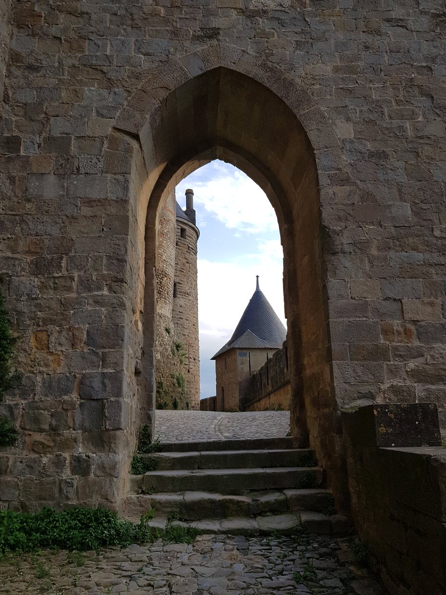 Carcassonne, ville haute
instagram.com/p/CAP8avSnYCY/…