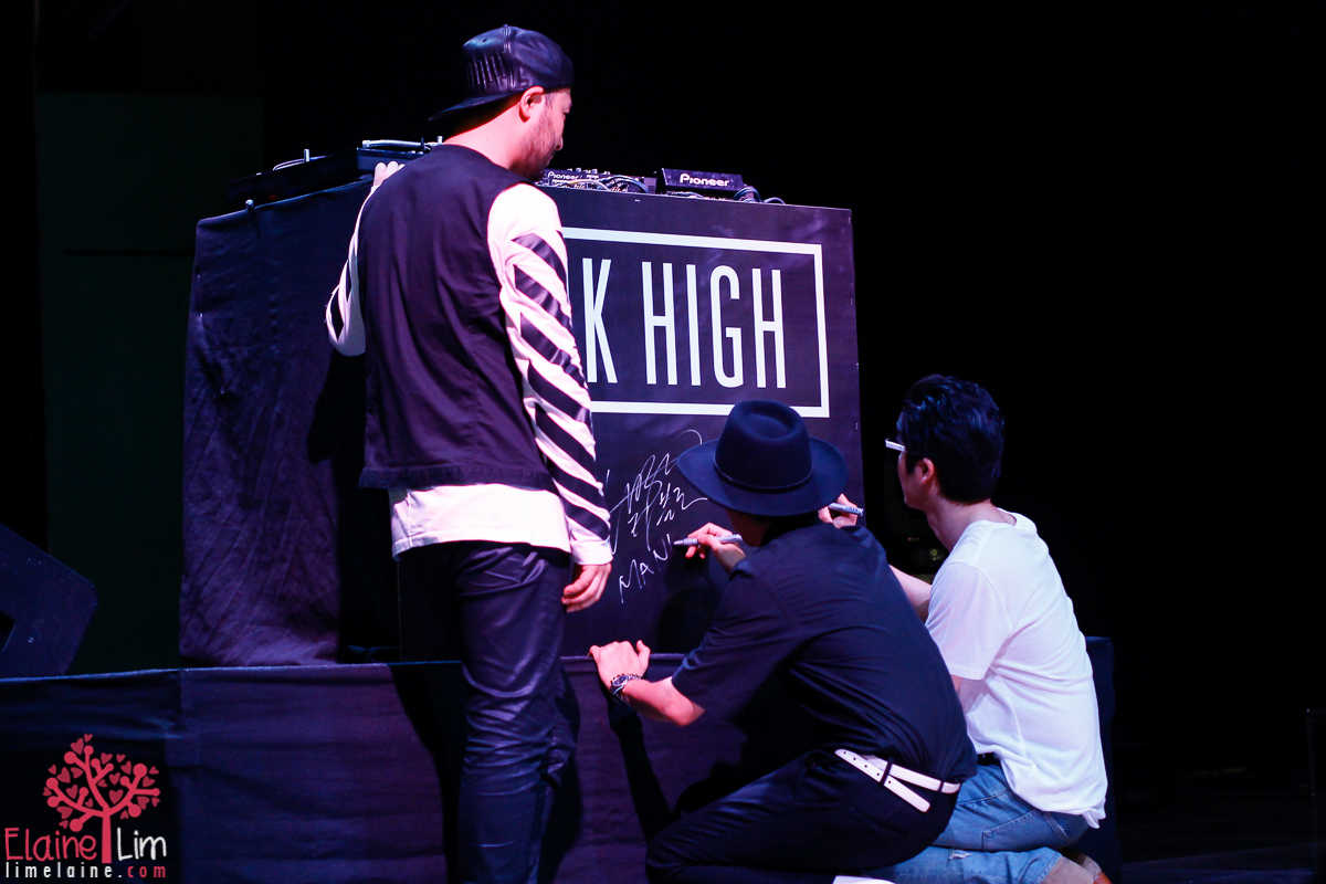 ohshesback's tweet photo. 150418 #EpikHigh Parade in Manila → https://t.co/7x8gstEGef

Mega-throwback to my old watermark/site HAHAHA https://t.co/maSnlioJmu