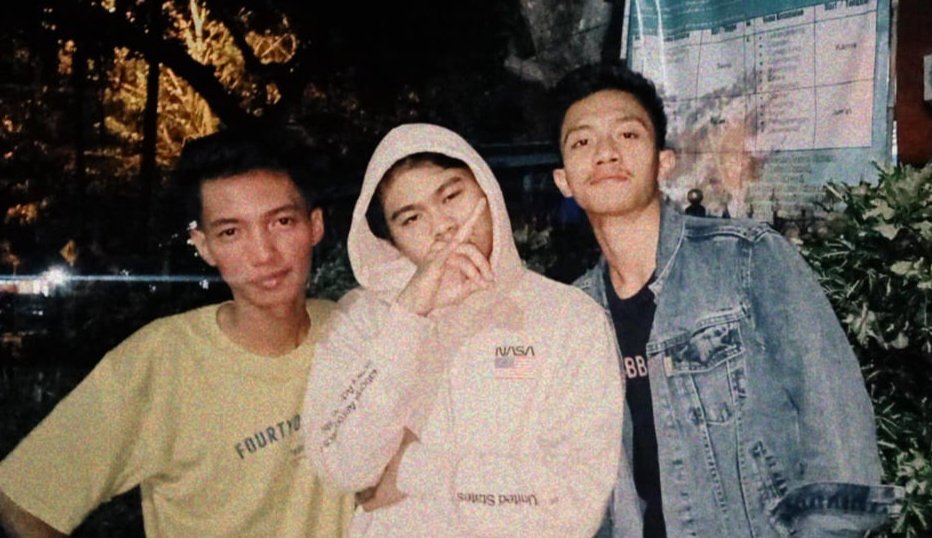 drian_yannnn's tweet photo. im high  every fucking day. sorry my low eyes https://t.co/AbBGmuIFuy