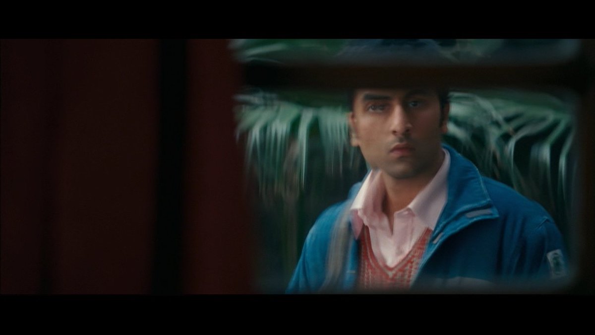 Heer Kaul enters into Jordan's life or it is the otherwise, I guess. Anyway, when he knows that she's getting married soon. Jordan wishes to make her the reason for the pain he is thriving for. And there is an untamed dialogue like "Jannat, Kapde ke niche hoti hai" and stuff.