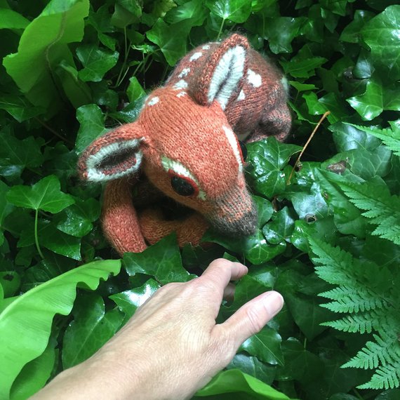 knithacker's tweet photo. Designer Spotlight: Claire Garland's Sophisticated Knitted Creatures - Bunnies, Mallards, Foxes and More: 👉 https://t.co/5lZiamFDqj #knit #knitting #handmade #diy #fauna #ClaireGarland #DotPebbles #giftideas #cat #cats #caturday https://t.co/xi6P2vQohb