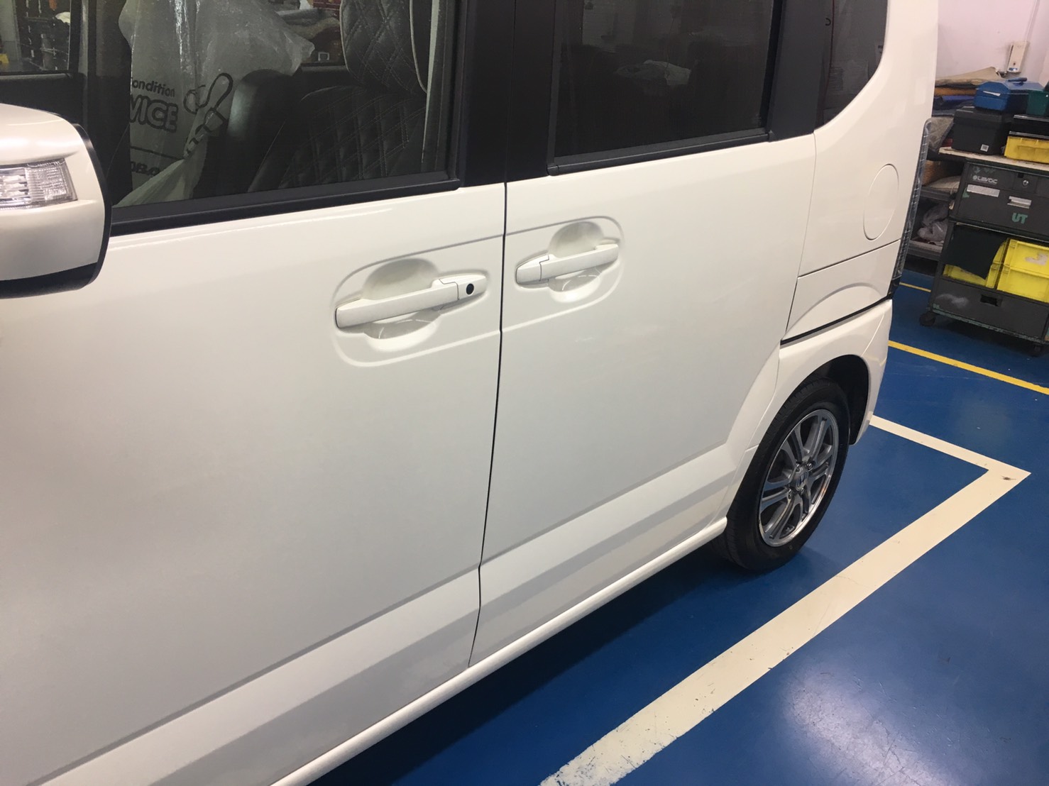 スーパーオートバックス静岡中原 当店では 車の保険 修理も対応しております 一枚目の写真のような大きなキズでも 二枚目の写真のようにキレイに直せちゃうんですね 板金 修理