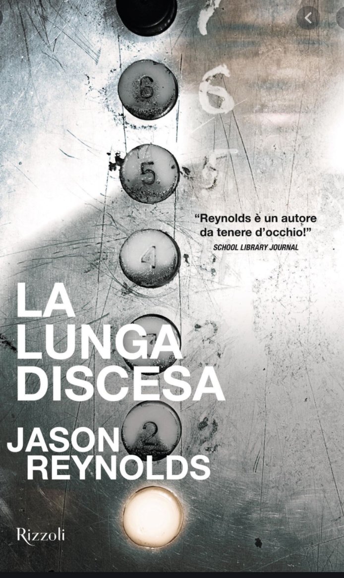 QCCC1's tweet image. Un romanzo in versi che è quasi un unicum nel panorama editoriale. Un autore che non sbaglia un colpo. Andrea, 16 anni,  ci parla di "La lunga discesa" di @JasonReynolds83 @rizzoli 
qualcunoconcuicorrere.org/jason-reynolds…