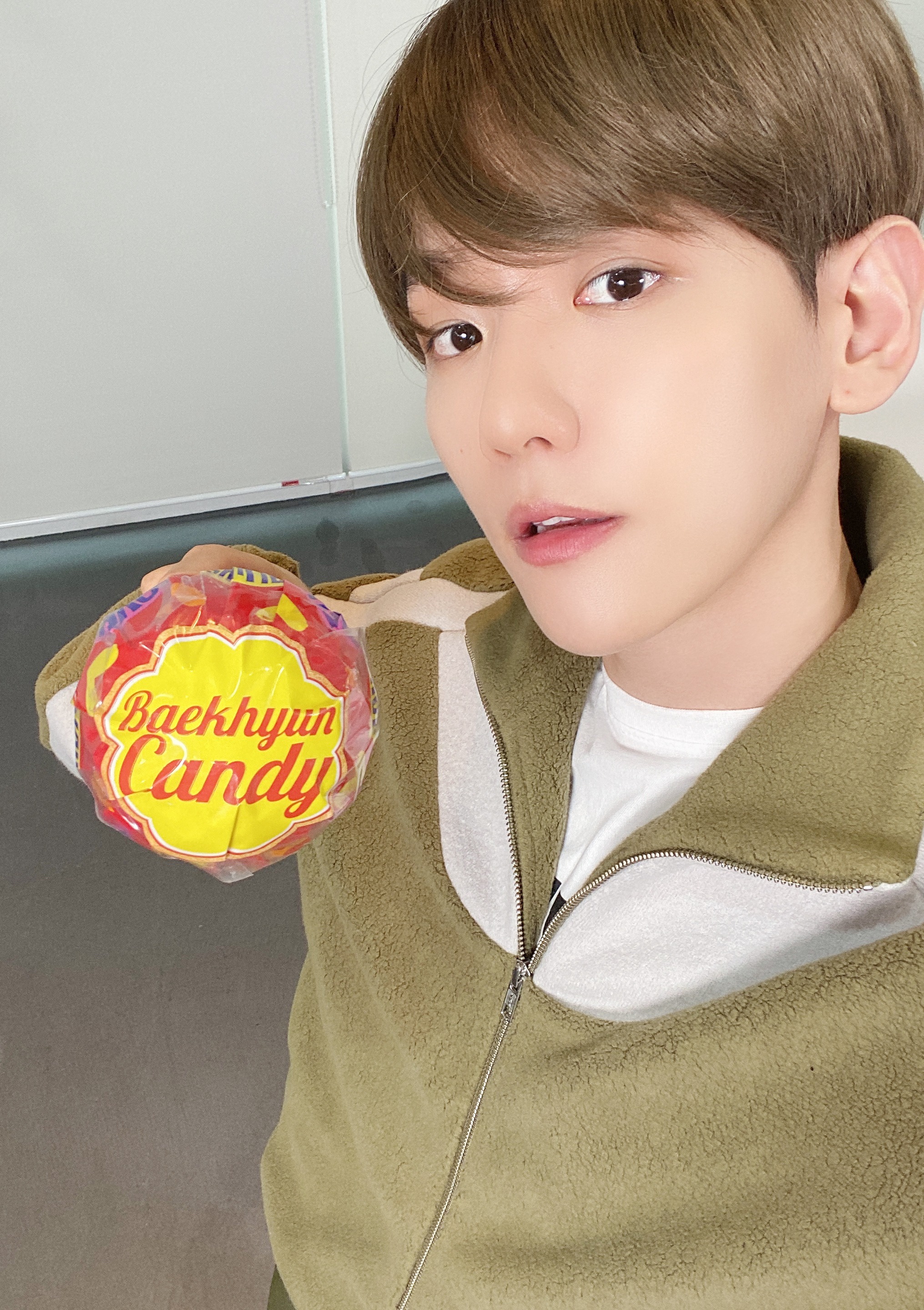 EYNoM3mUcAEaChY.jpg:orig