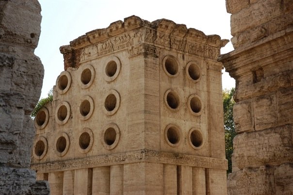 MrTonyPotter's tweet photo. Today is #BakingDay so here's my #ClassicallyInspired contribution. The tomb of Marcus Vergilius Eurysaces - The Baker. https://t.co/HGLwZDomuq
