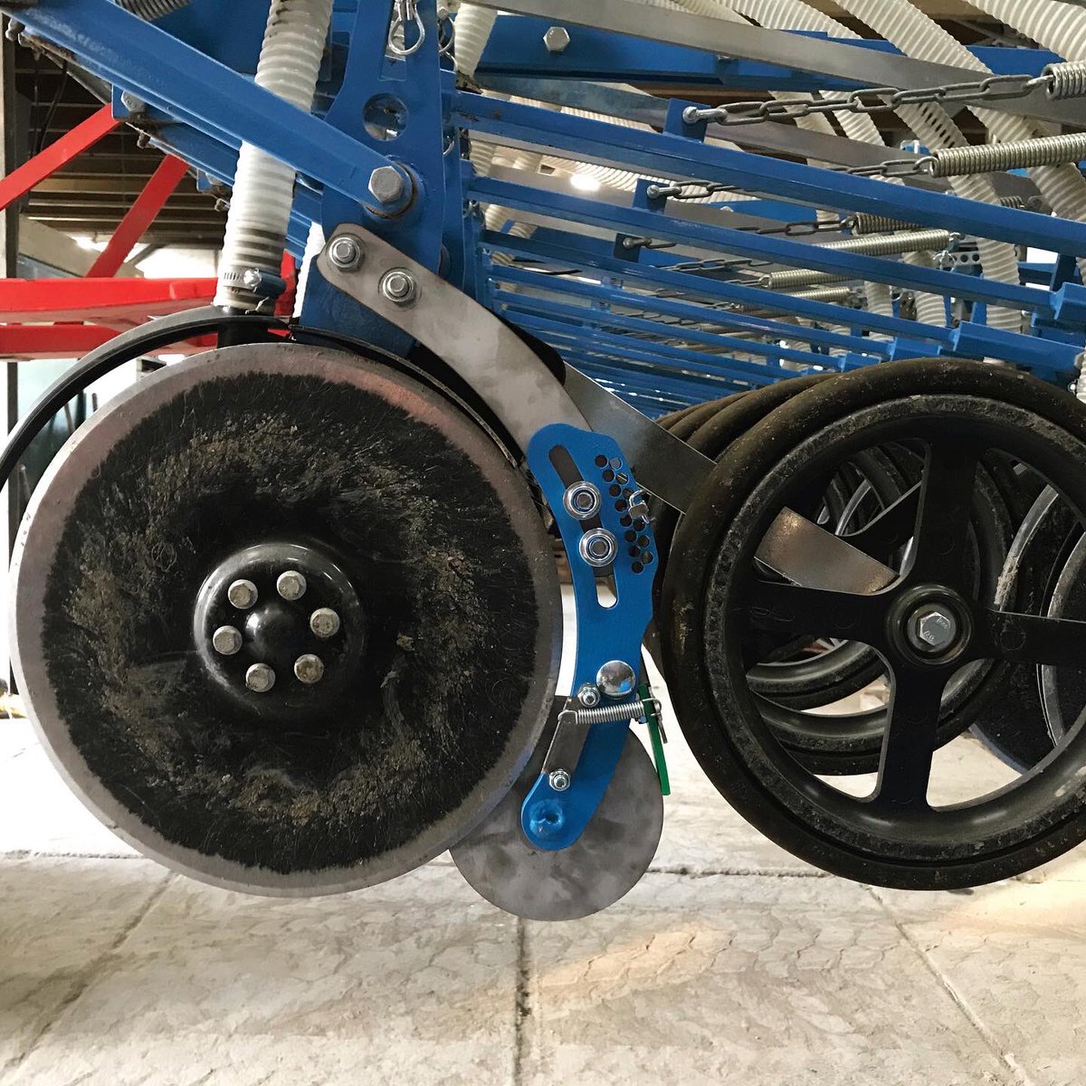 jurveenink's tweet image. Ook hebben we gisteren de eerste praktijktest gedraaid met onze nieuwe “kouterwieltjes”.. resultaat lijkt veelbelovend 😁🛠🔩#winterproject #netffeendrukkie #solitair