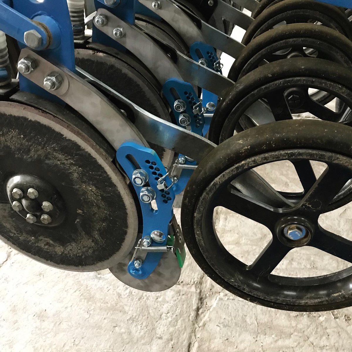 jurveenink's tweet image. Ook hebben we gisteren de eerste praktijktest gedraaid met onze nieuwe “kouterwieltjes”.. resultaat lijkt veelbelovend 😁🛠🔩#winterproject #netffeendrukkie #solitair