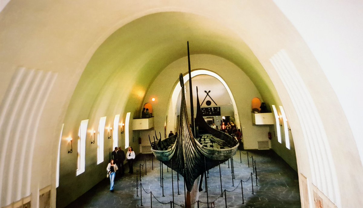 LStewart_books's tweet photo. Celebrating Norwegian Constitution Day - Oslo is one of my favourite places in the world and I can't wait to go back @visitnorway @Kulturhistorisk #Norway #DreamNowTravelLater #travel #Oslo #Vikings #17mai https://t.co/nOK11MKILl