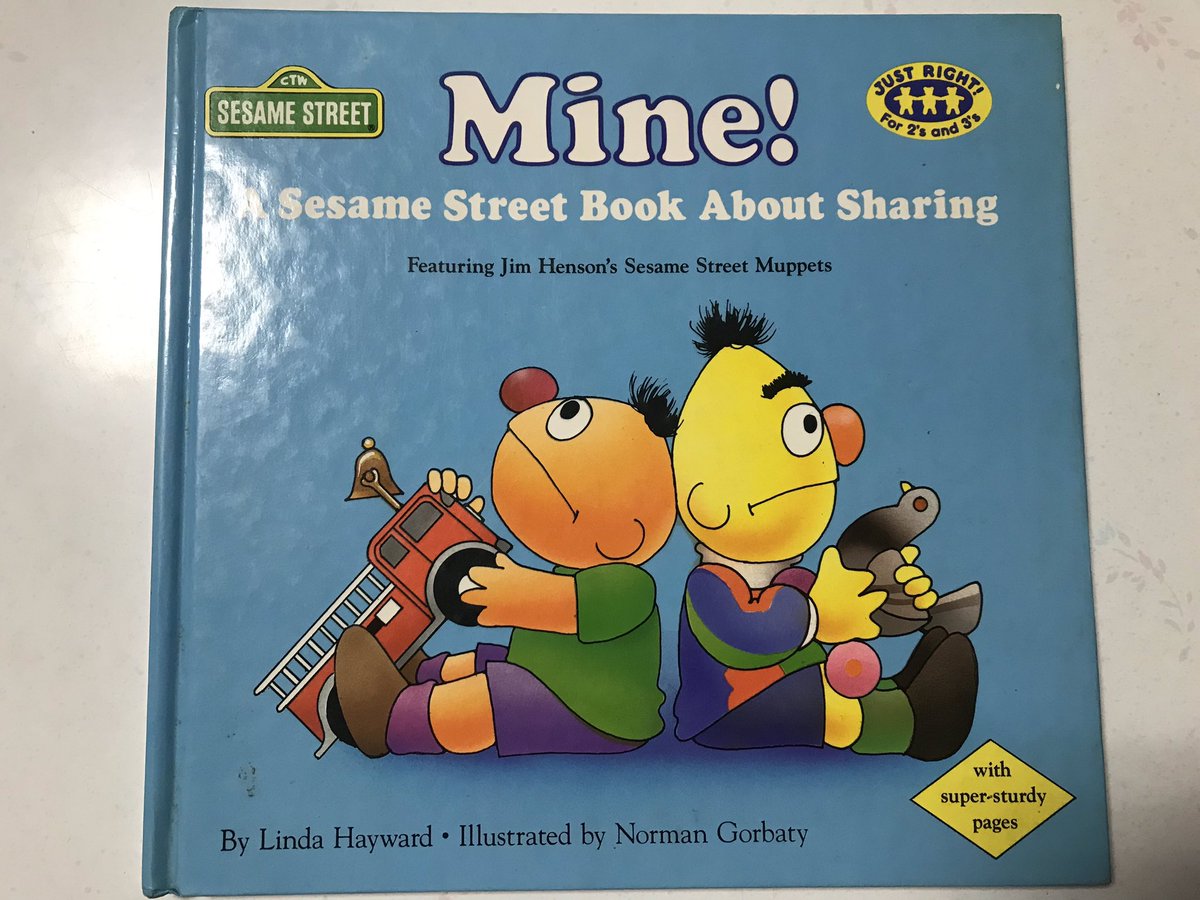 早紀 小さい頃買ってもらったアーニーとバートの絵本 その頃英語なんて読めなかったから母に読んでもらってましたが 小さい2人が可愛いんです いまだに捨てられない大好きな絵本 セサミストリート