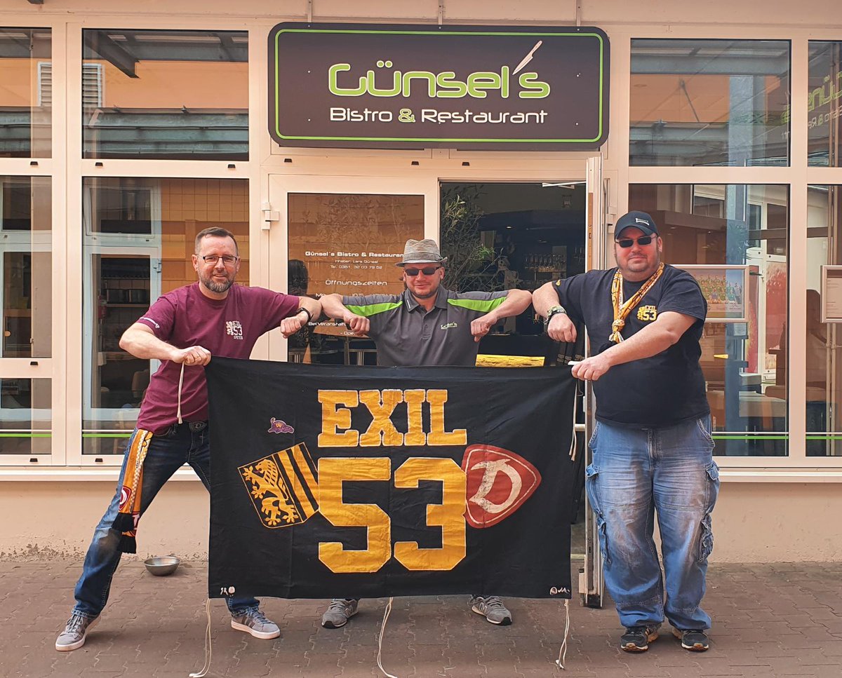 diggerle71's tweet photo. Corona hält uns nicht davon ab was gutes zu tun 🖤💛
Diesmal zwar in kleiner Besetzung aber mit der gleichen Stärke wie die letzten Jahre 💪
#exil53 #zusammenhalt #spende #sonnenstrahl #dresden #günsels #wasgutestun https://t.co/lVEL16tUPT
