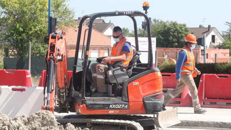 franceinfo tweet media