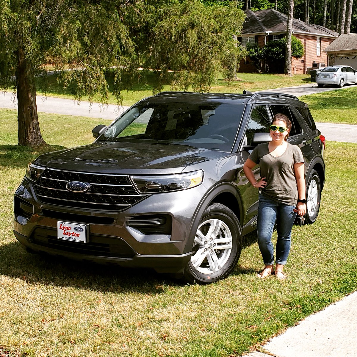 kmcguir6's tweet photo. I still can't believe this baby is mine! #dreamcometrue #2020fordexplorer #ferdinandtheexplorer #graybae https://t.co/M6vdp2ZeII