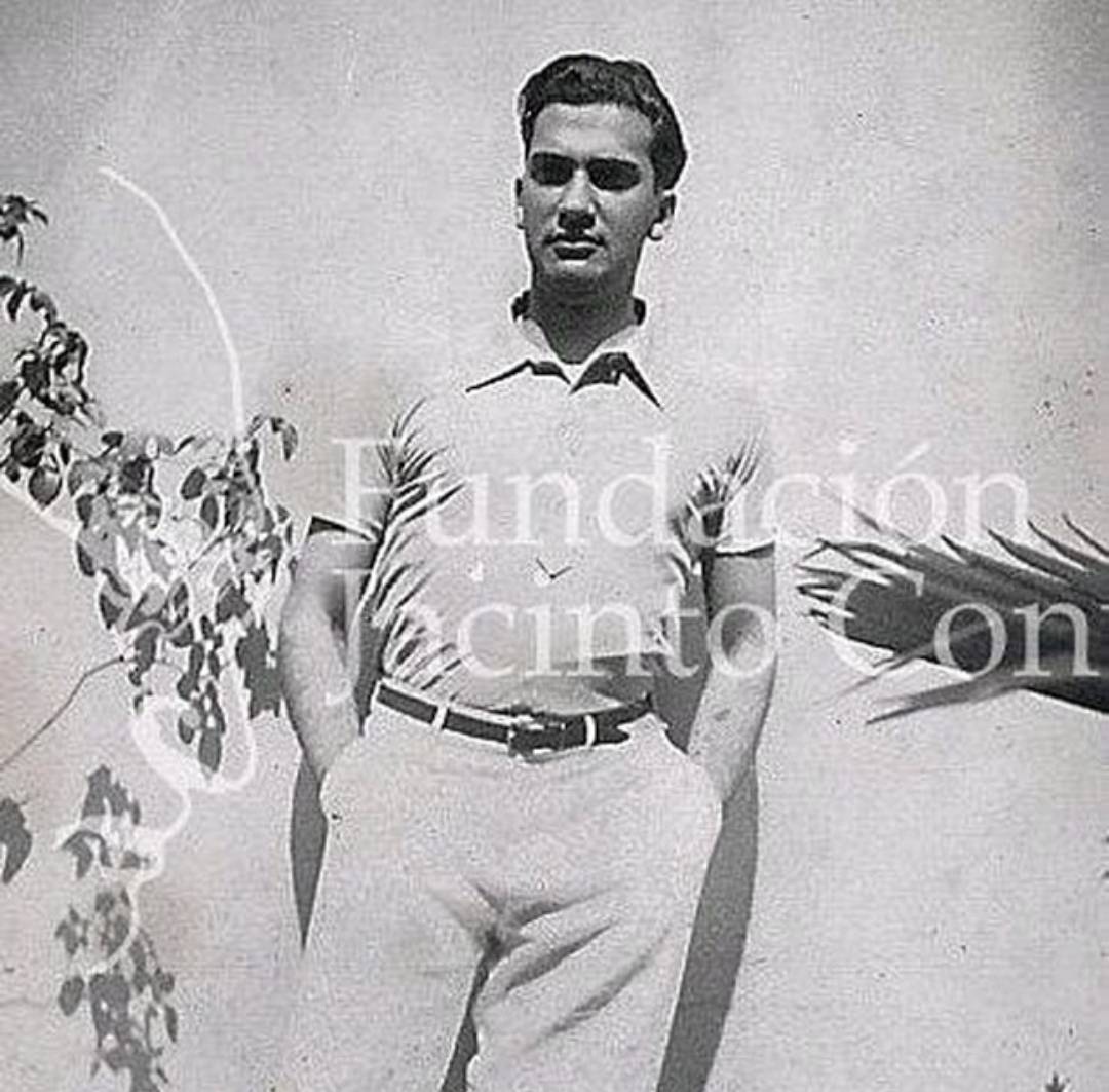 jacintoconvit's tweet image. El 24 de septiembre de 1931 el Consejo de Instrucción de Venezuela expide al joven Convit el certificado de suficiencia académica en el que obtiene calificación sobresaliente, lo que le permite su ingreso a la UCV para estudiar Medicina.

#Historia #Biografía