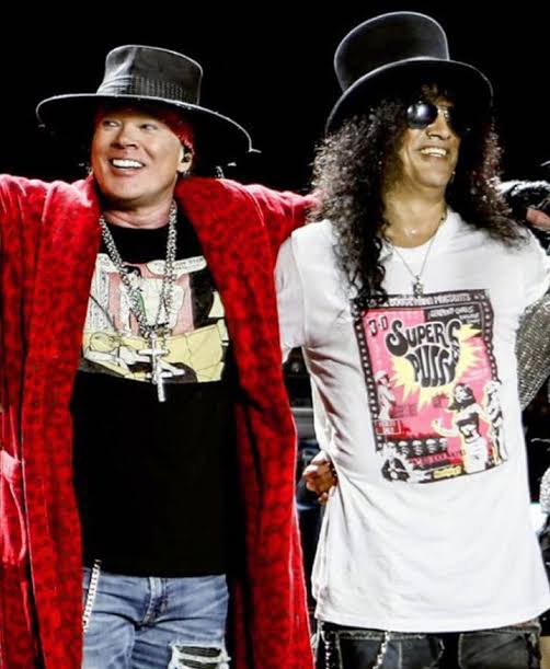 Humildade não te faz melhor que ninguém, mas te faz diferente de muitos!

Chique é ser feliz
Elegante é ser honesto
Bonito é ser caridoso
Sábio é ser grato
O resto é inversão de valores.

 <a href="/florderose2/">florderose</a> @LityGnRAXL
<a href="/Kathy04904994/">Kathy</a> 
@VilaniPaulo <a href="/Slash/">Slash</a>
#Gunners 
#FiqueEmCasa 🙌

❤