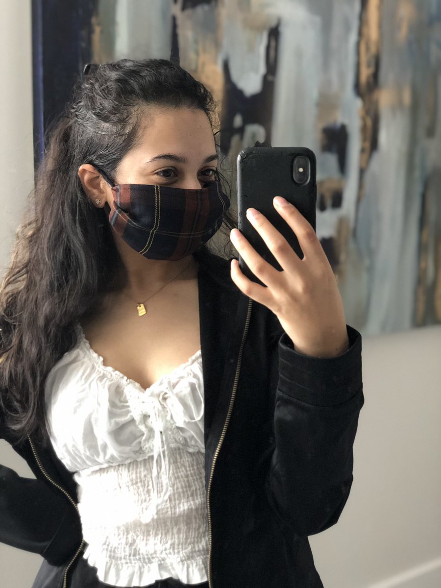 NatRout's tweet photo. Supermarket ready! If we all did this it would be safer for everyone. I really think it needs to be made compulsory on public transport and in supermarkets #covid19 #facemasks @TfL https://t.co/Ny8Blz4Imc