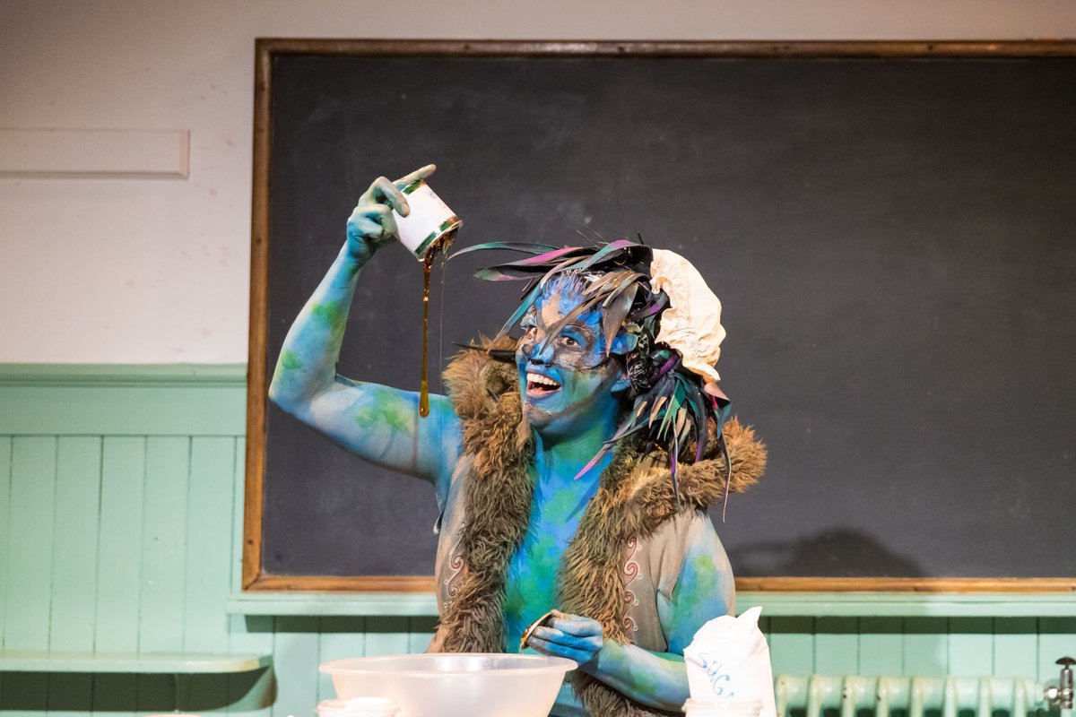 AnatomyArts's tweet photo. FRI 22 MAY: Leaves from the Bone Library WITH a livestream sharing of the THE TROL CHEF by Lisette Boxman and an artist Q&A. Fully BSL interpreted.
A hilarious singing cookery session with the most joyous chef around.
Join the conversation on the night π #anatomylive https://t.co/N7M9yBNB7v