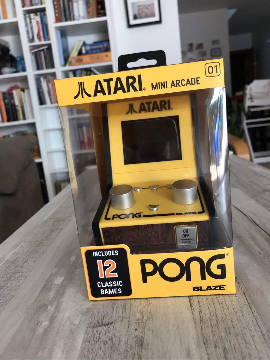 dejocoarts's tweet photo. En 1972 Atari va comercialitzar aquesta maquina recreativa del videojoc primitiu pong i avui us portem un unboxing de la Atari Pong Mini Arcade. #Retro #Atari #Atarimini #Pong #Arcademini #mini #classic #Atari2600 🕹 https://t.co/GTx1SNkNGg