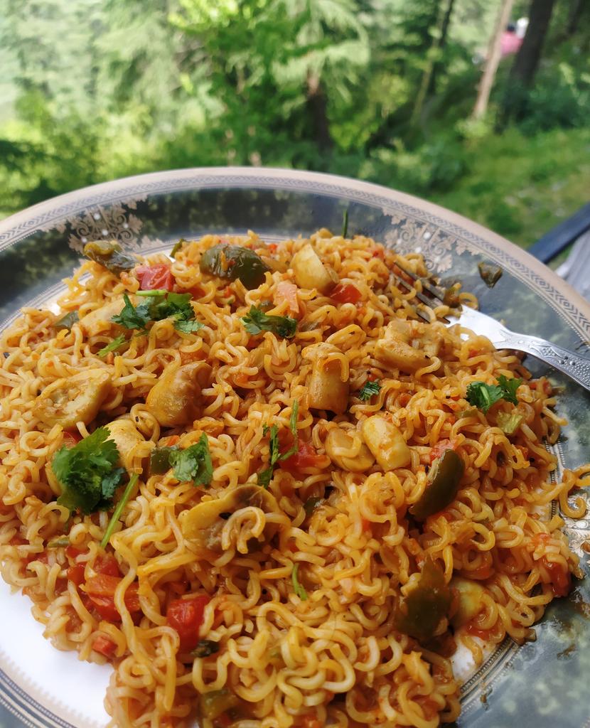 MukeshPanwar23's tweet photo. #indooricon  tried Chilly Mushroom Maggie https://t.co/PJkiS1pqaC