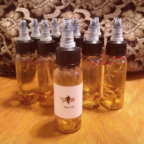Yonigurl2's tweet image. Yonioil now available at Yonigurl.com #Yonidetox #love #sexy #power #yonicare #detox #allnatural #vaginacare #tighterwalls #Wellness #Entrepreneur #boutique #boss #2020 #blackgirlmagic #juicy #herbal #smallbusiness #homebusiness #businessowners  #Yonigurl