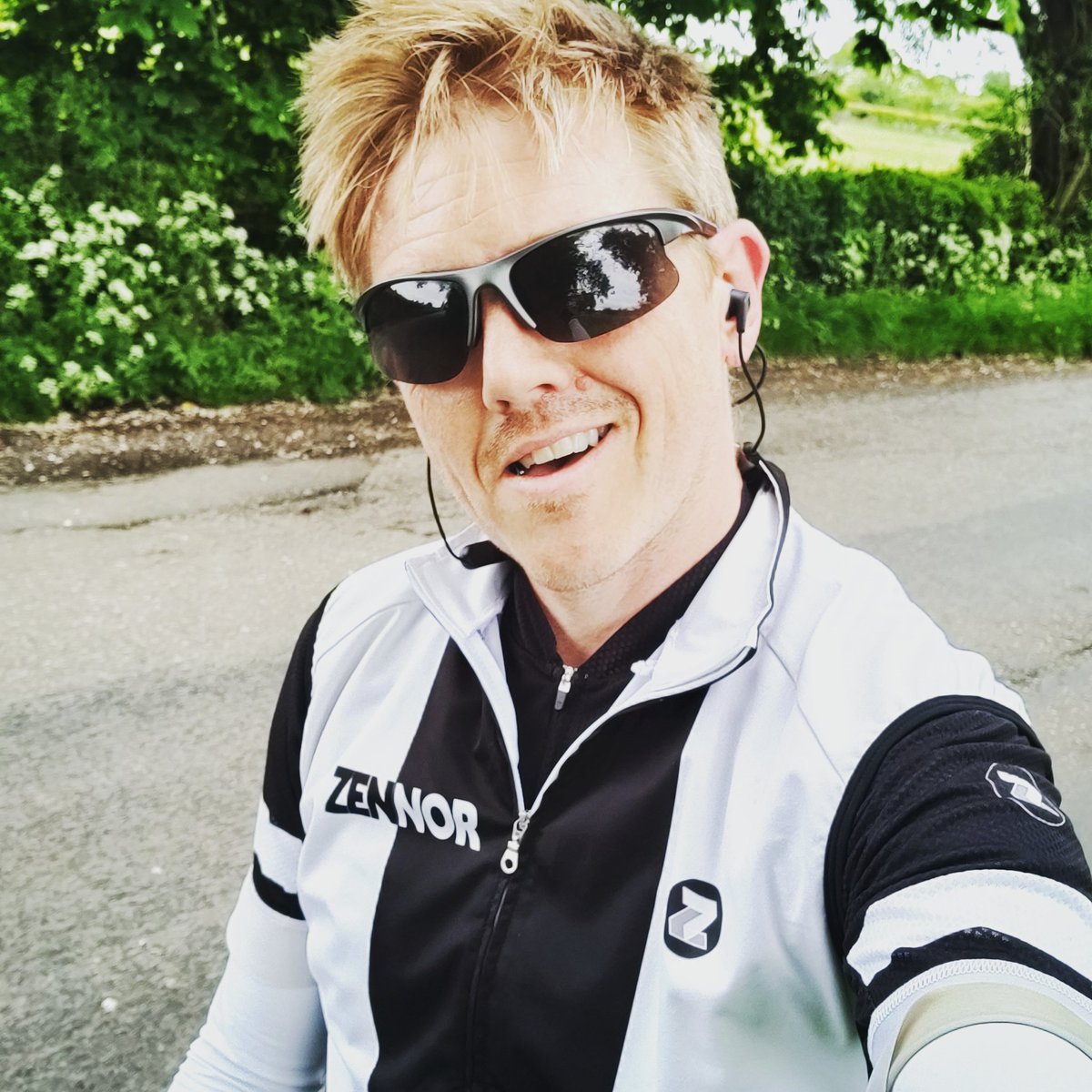ZennorVelo's tweet photo. Hey! Whilst the current trend is staying in we've decided to come (back) out. Hope you're staying safe and cycling safe.👋🏻 More updates soon! https://t.co/HmFtMXwBJr