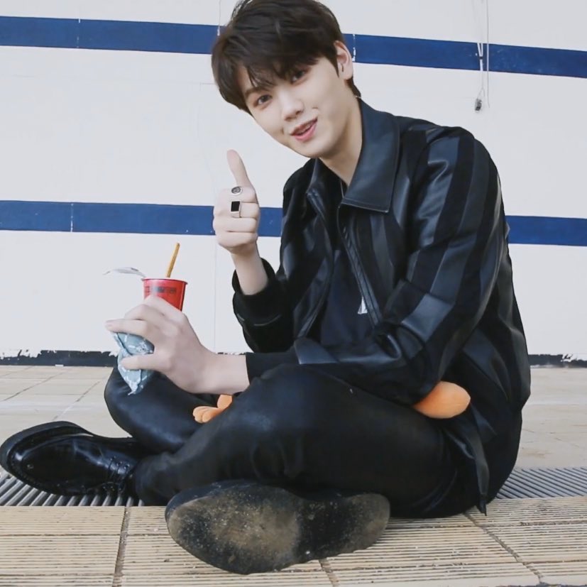 Love4eva_MINI's tweet photo. ...네? ;;; 뭐라고요? ;;; https://t.co/tXA9wUl2j9