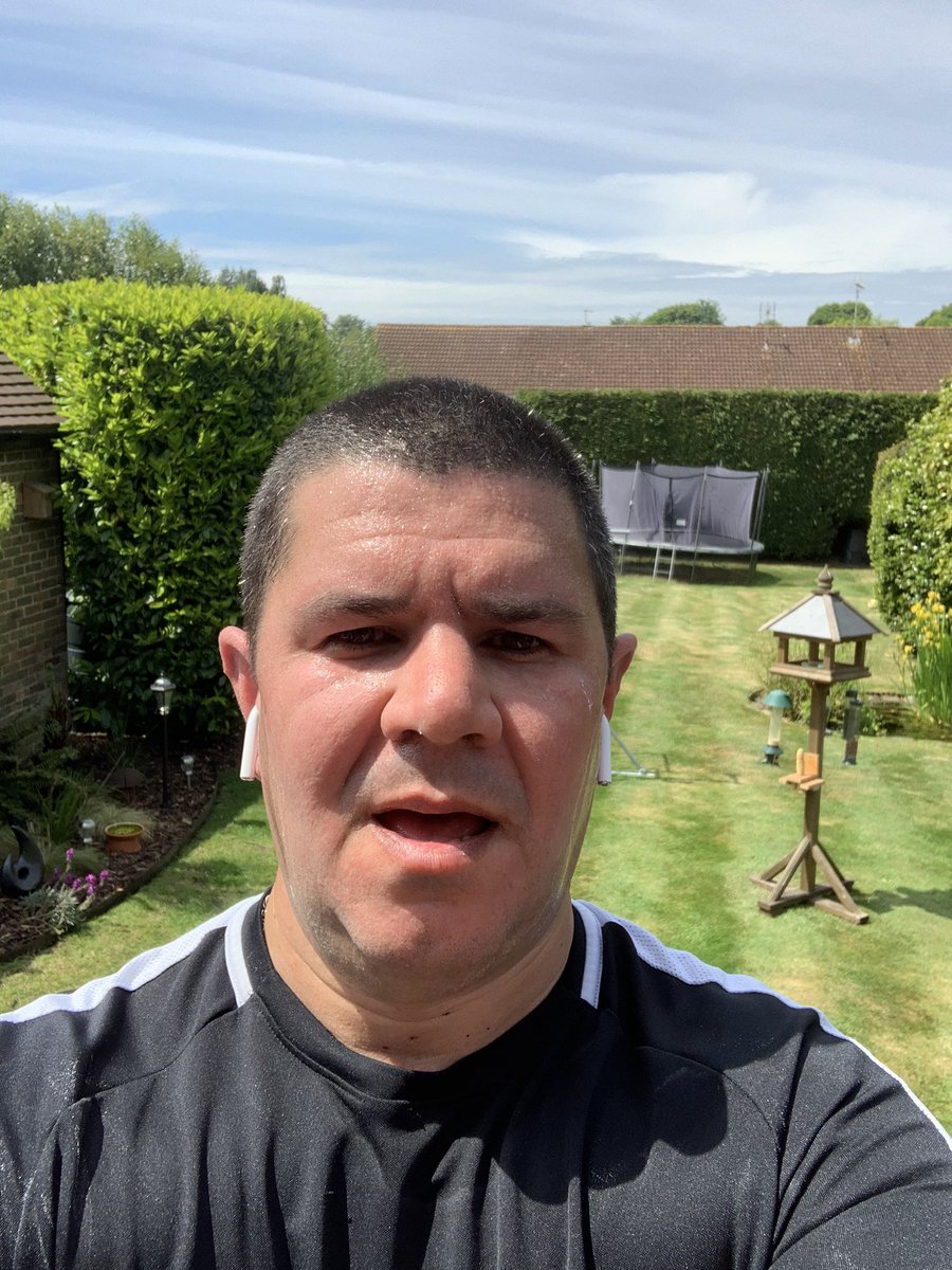 LordValovin's tweet image. Today’s lockdown exercise turned into a long one. 21.3km (Half Marathon) in just under 2 hours. To think I couldn’t run 5km at the start of lockdown #LockdownChallenges