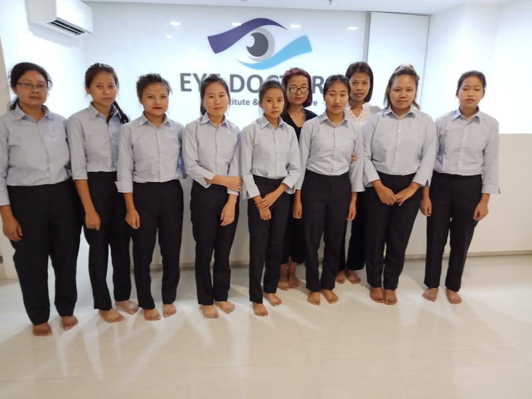 BABLEINDIA's tweet image. We would like to felicitate all the female MRHIT candidates of Guwahati centre, trained under Seekho aur Kamao scheme of Ministry of Minority Affairs and wish them to endure a successful future.
#throwback 
@naqvimukhtar 
@Sardavishnu 
@vishalamarawat