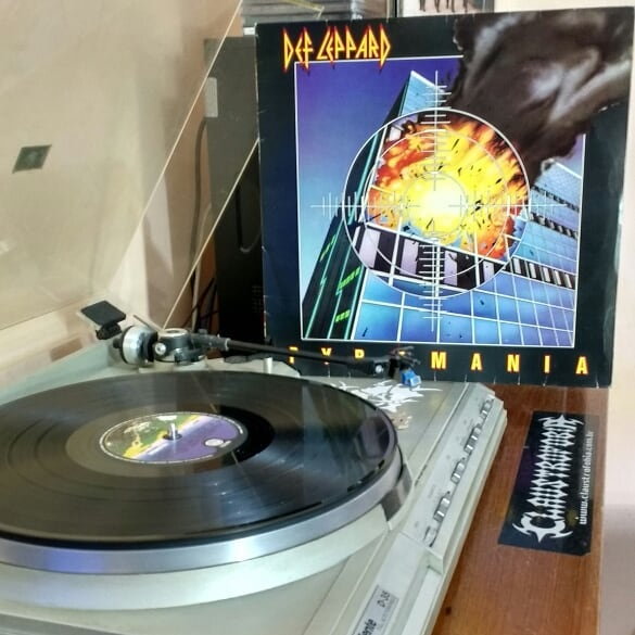 RogerioRocker's tweet photo. 17 de maio de 2018 ·
Def Leppard - Pyromania #vinil #vertigo #polygramdiscos #stereo #serieazul #tambémemmusicassete #vinyl #vinylcollector #vinylcollection #discoécultura #discocollection #discocollector #lps #tocadiscos #gradiente #d35 #gs11 #seboland #hardrock https://t.co/9n0zLsQCIv