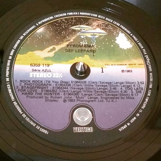RogerioRocker's tweet photo. 17 de maio de 2018 ·
Def Leppard - Pyromania #vinil #vertigo #polygramdiscos #stereo #serieazul #tambémemmusicassete #vinyl #vinylcollector #vinylcollection #discoécultura #discocollection #discocollector #lps #tocadiscos #gradiente #d35 #gs11 #seboland #hardrock https://t.co/9n0zLsQCIv